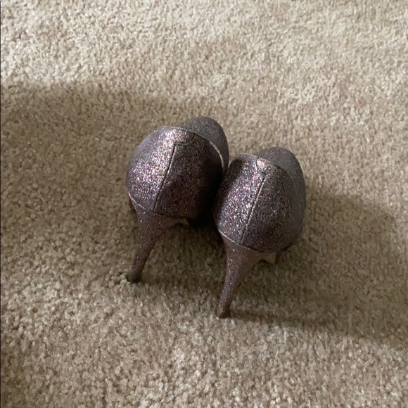 High heels - Picture 3 of 3